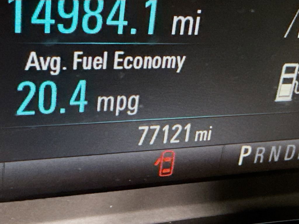 Used 2018 Chevrolet Camaro LT RWD image 4