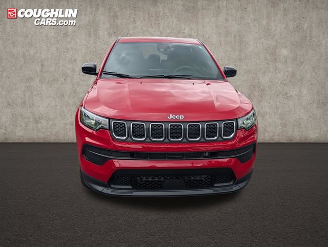 Used 2024 Jeep Compass Sport AWD/4WD image 2