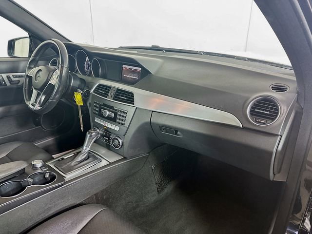 Used 2014 Mercedes-Benz C 300 4MATIC Sedan image 28