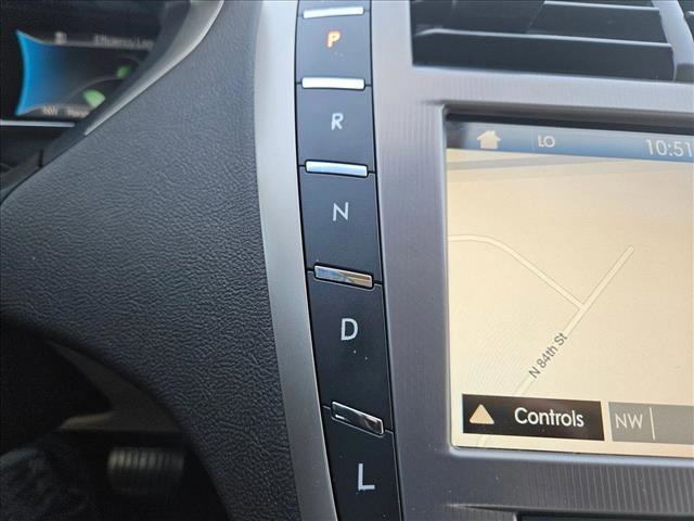 Used 2017 Lincoln MKZ Reserve image 12