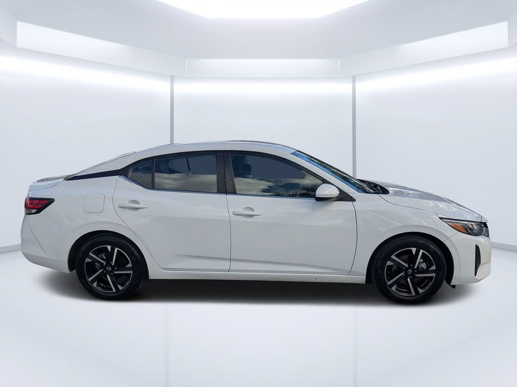 Used 2024 Nissan Sentra SV FWD image 2