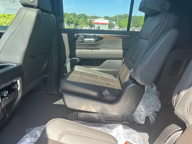 New 2026 Chevrolet Suburban High Country w/ Sun And Tow Package AWD/4WD image 18