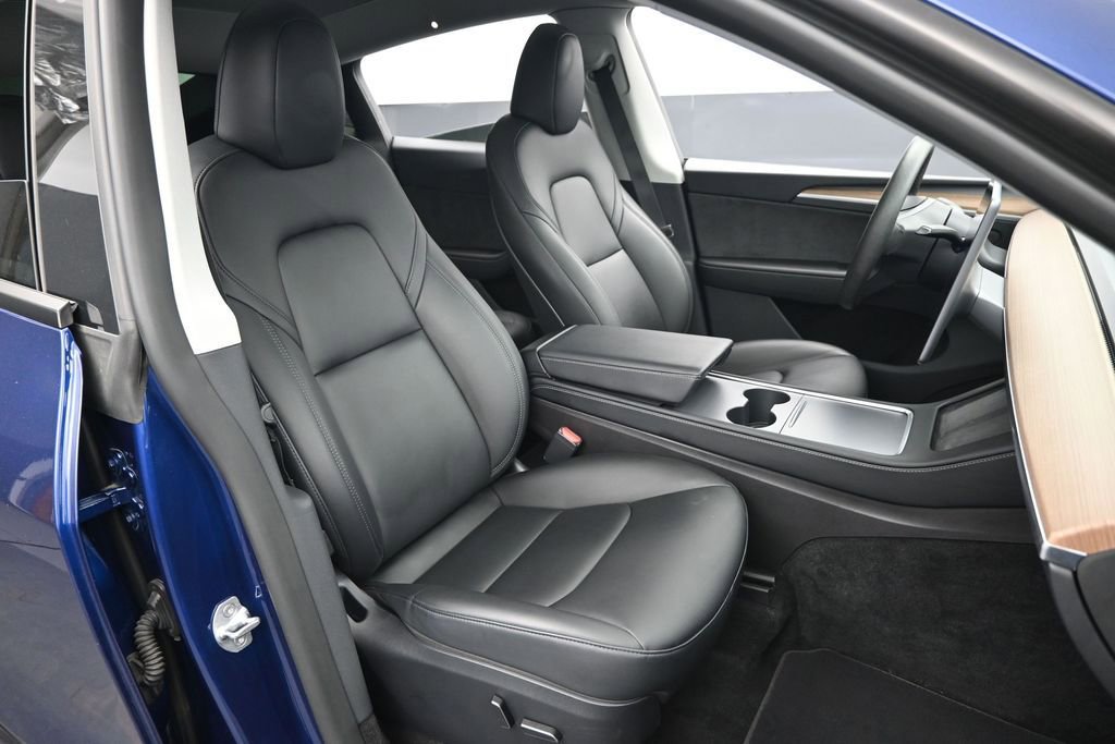 Used 2023 Tesla Model Y AWD image 32