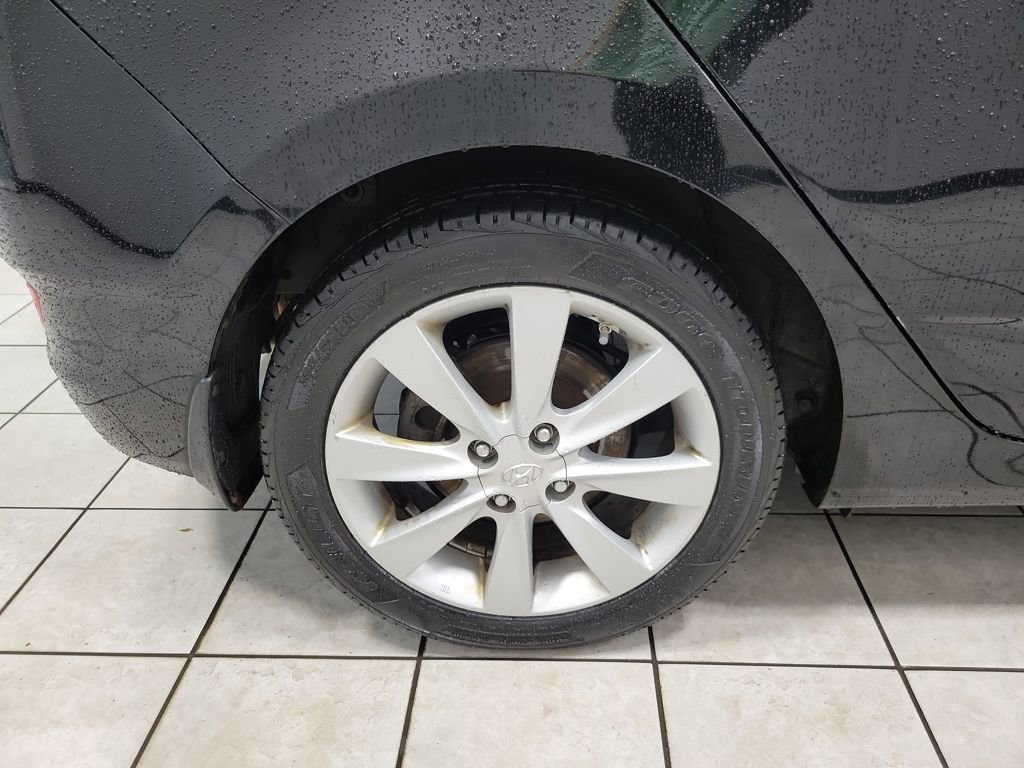 Used 2013 Hyundai Accent SE image 48