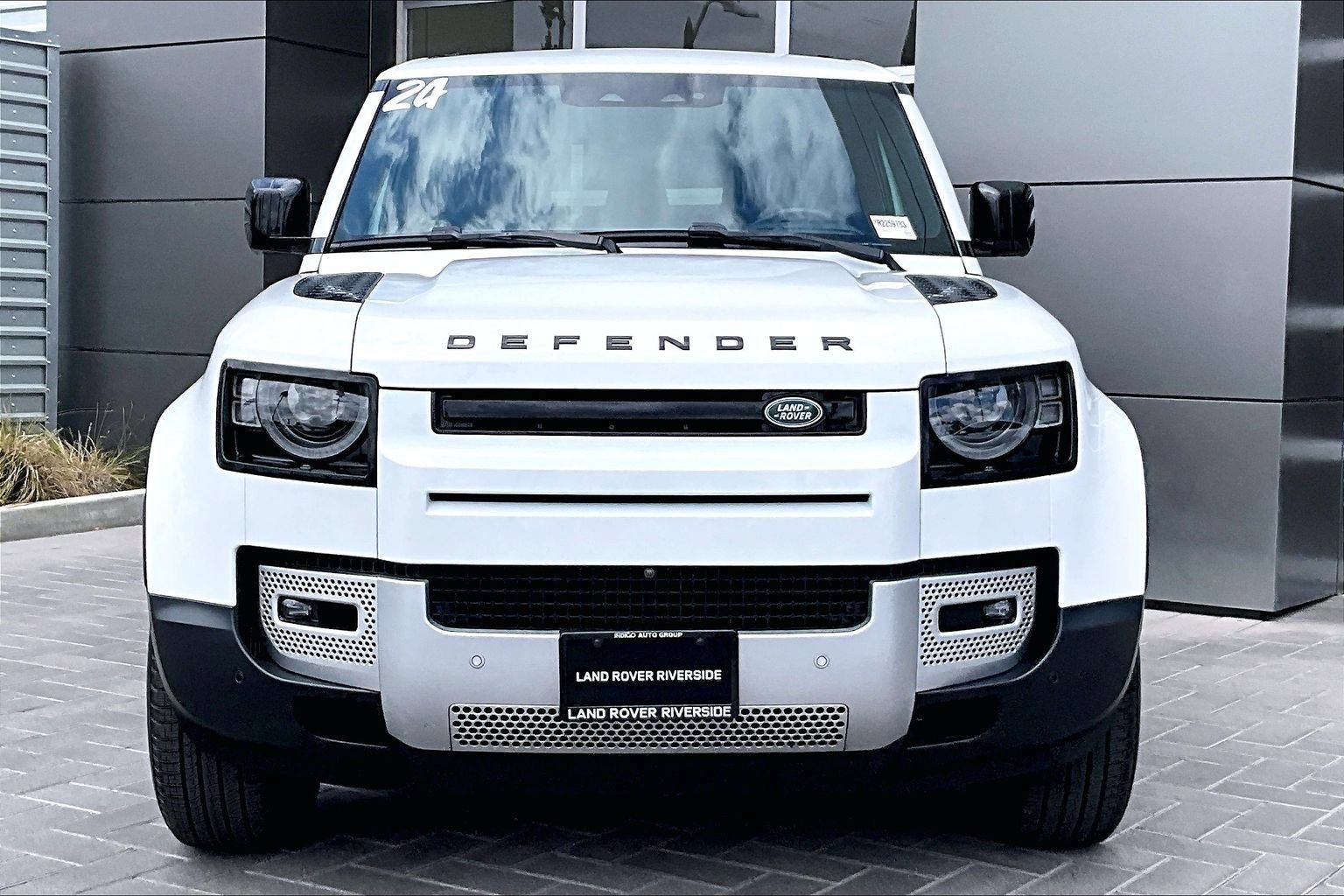 Used 2024 Land Rover Defender 110 S AWD/4WD image 2