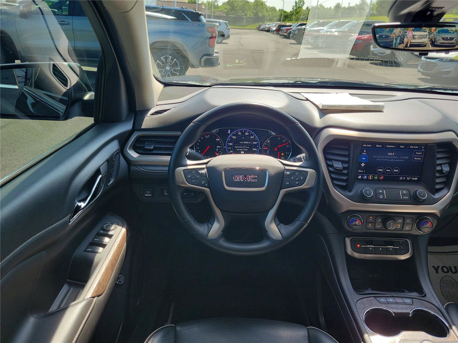 Used 2023 GMC Acadia Denali w/ Black Diamond Edition FWD image 12