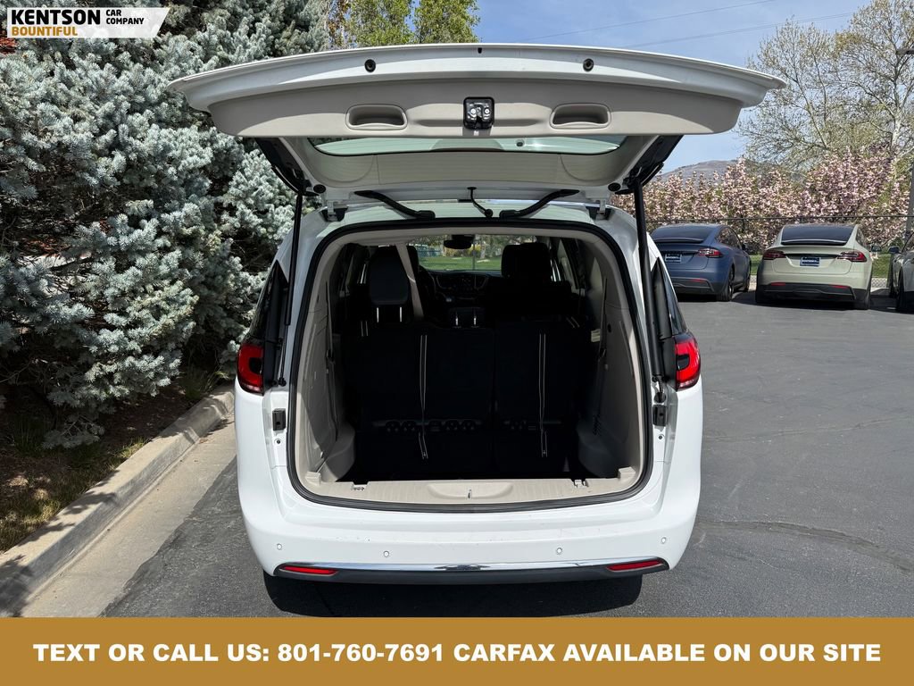 Used 2024 Chrysler Pacifica Select image 34