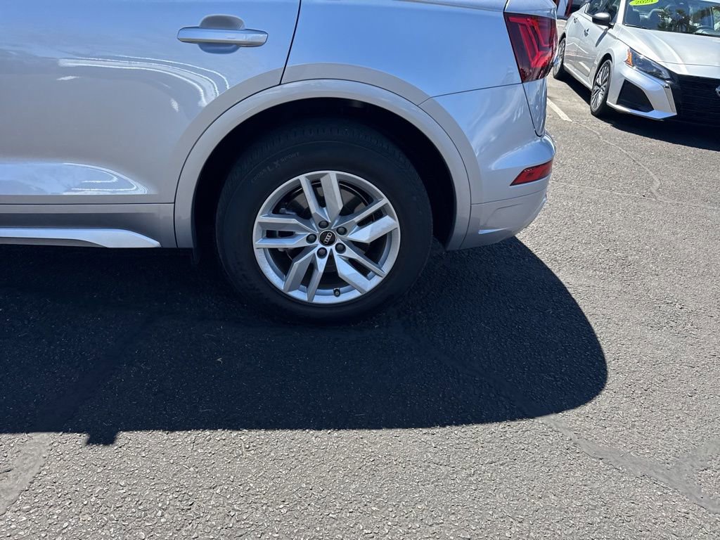 Used 2023 Audi Q5 2.0T Premium w/ Convenience Package image 16