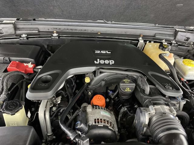Used 2018 Jeep Wrangler Sport AWD/4WD image 30