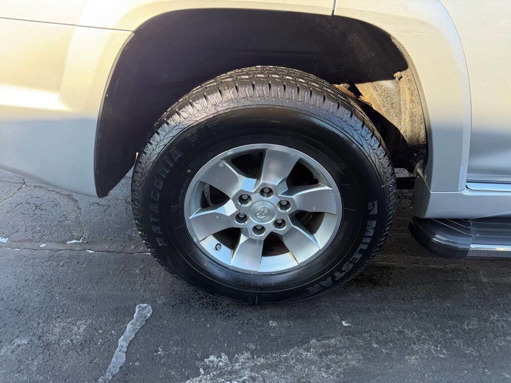 Used 2012 Toyota 4Runner SR5 image 10