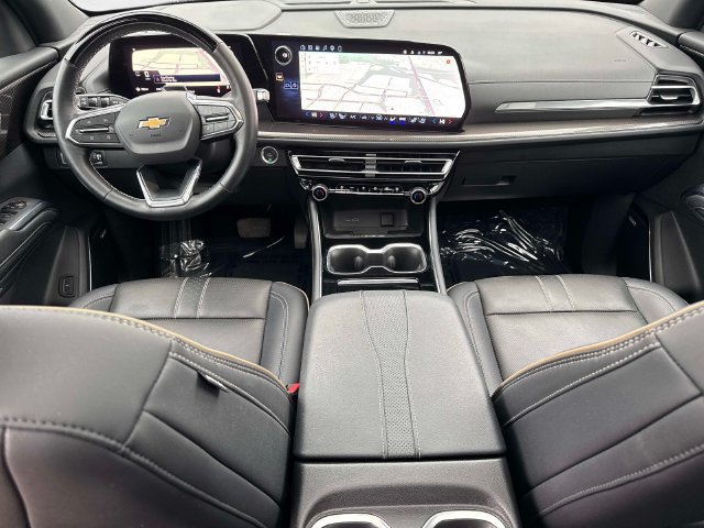 Used 2025 Chevrolet Traverse High Country AWD/4WD image 17
