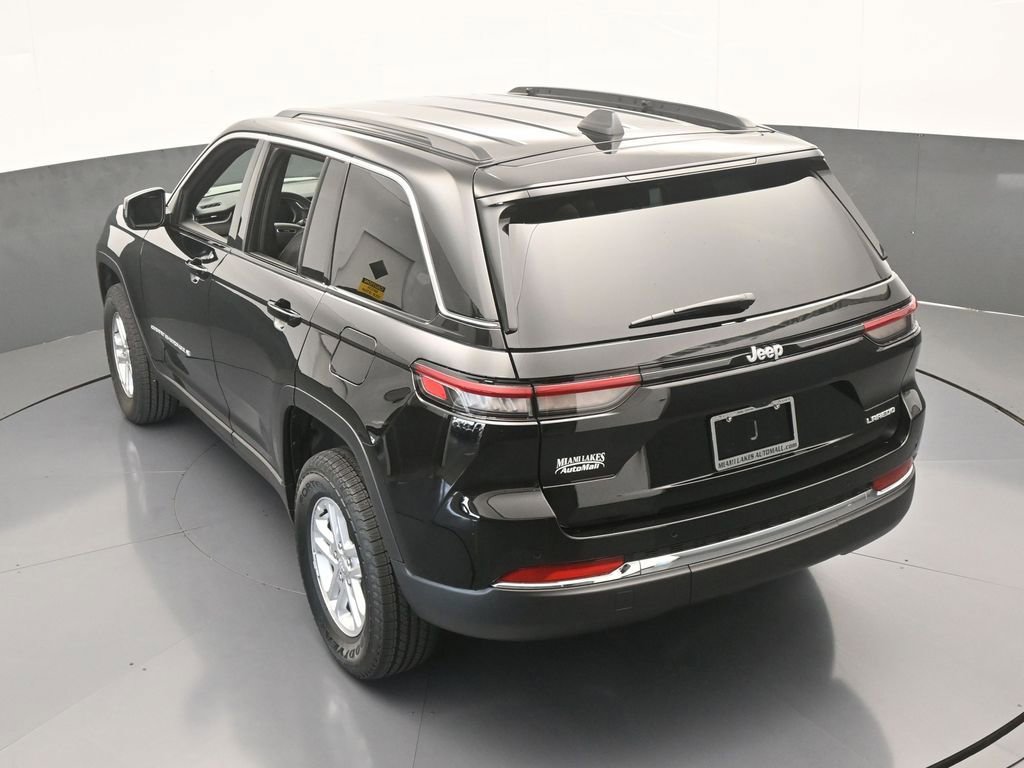 Used 2025 Jeep Grand Cherokee Laredo image 46