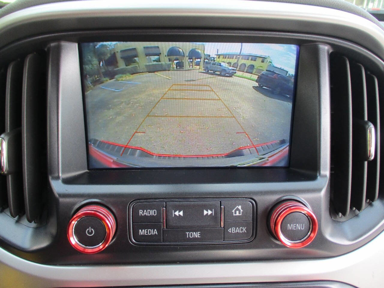 Used 2018 Chevrolet Colorado LT image 19