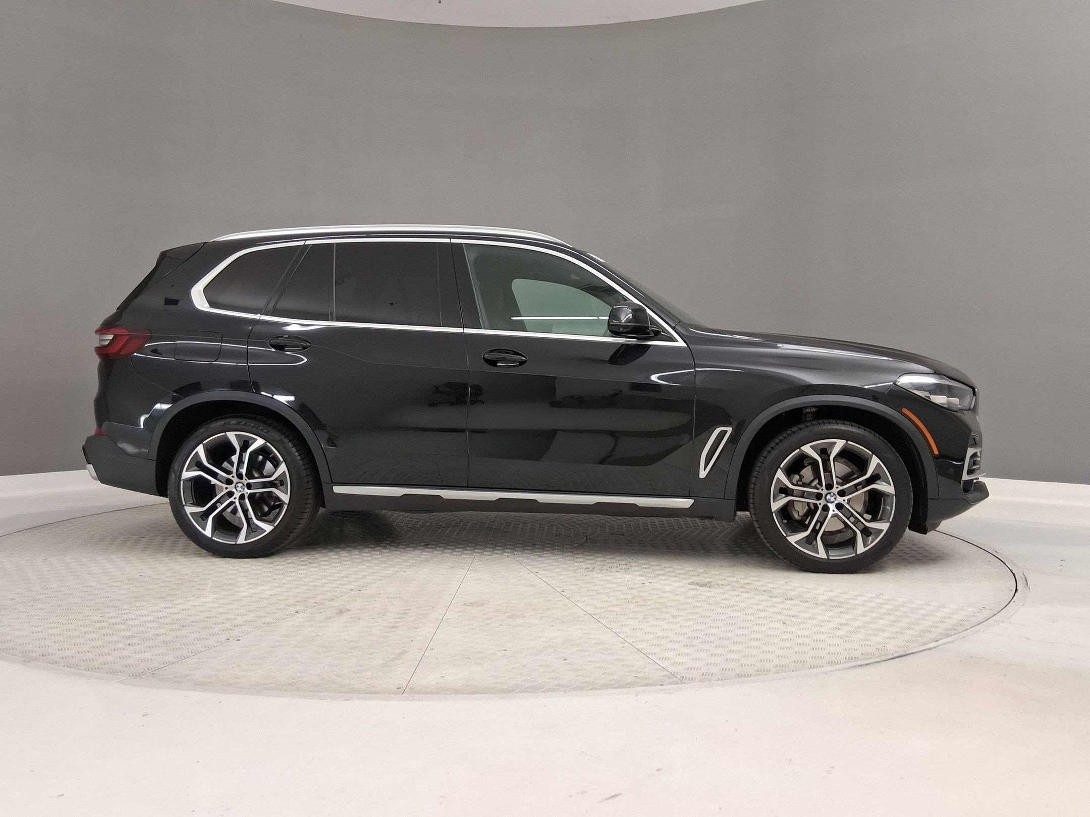 Used 2023 BMW X5 sDrive40i w/ Climate Comfort Package image 6