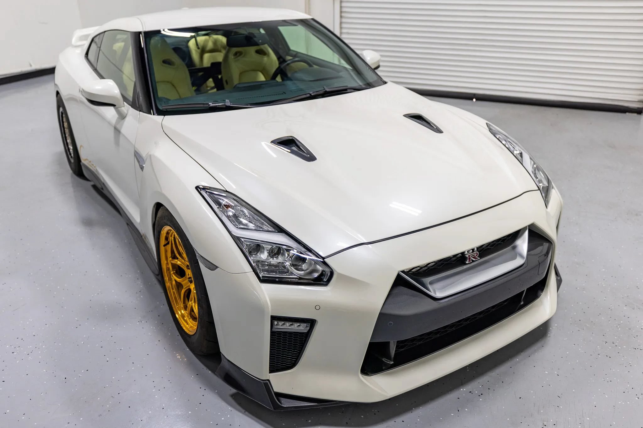 Used 2017 Nissan GT-R Premium w/ Premium Interior Package AWD/4WD image 38
