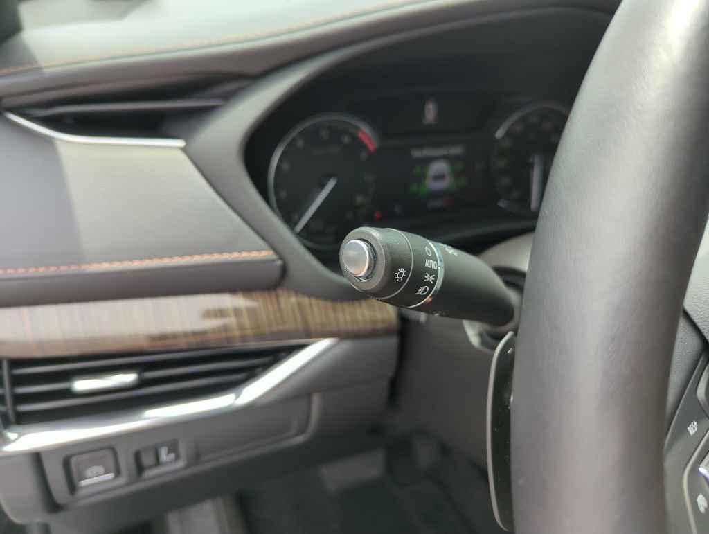 Used 2022 Cadillac XT4 Premium Luxury w/ Enhanced Visibility Package FWD image 21