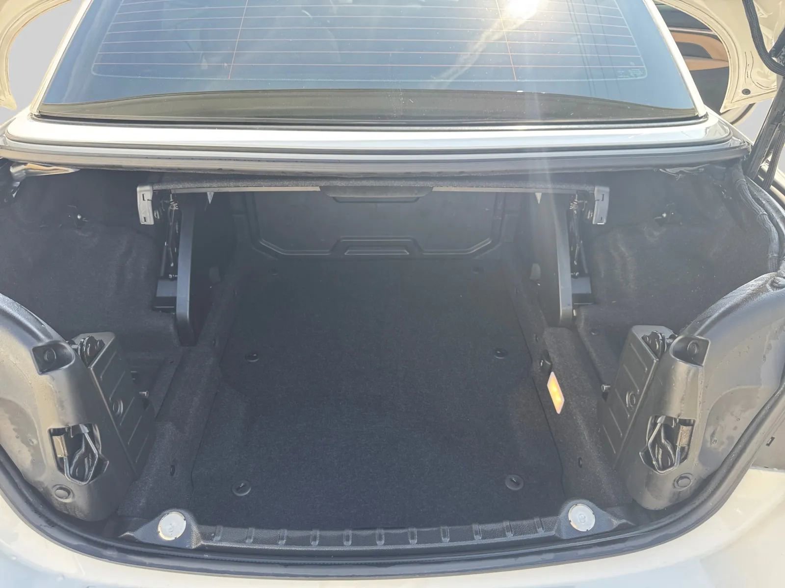 Used 2015 BMW M4 Convertible image 22