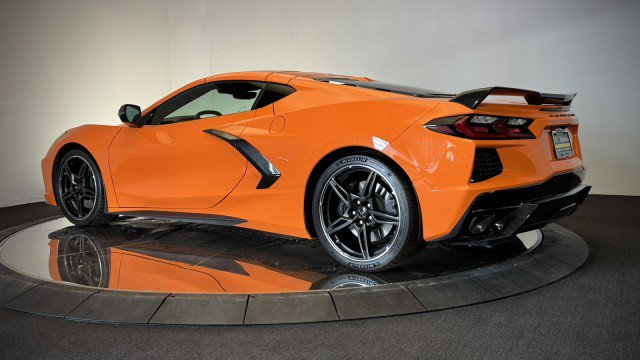 Used 2024 Chevrolet Corvette Stingray Premium Cpe w/ Z51 Performance Package RWD image 3