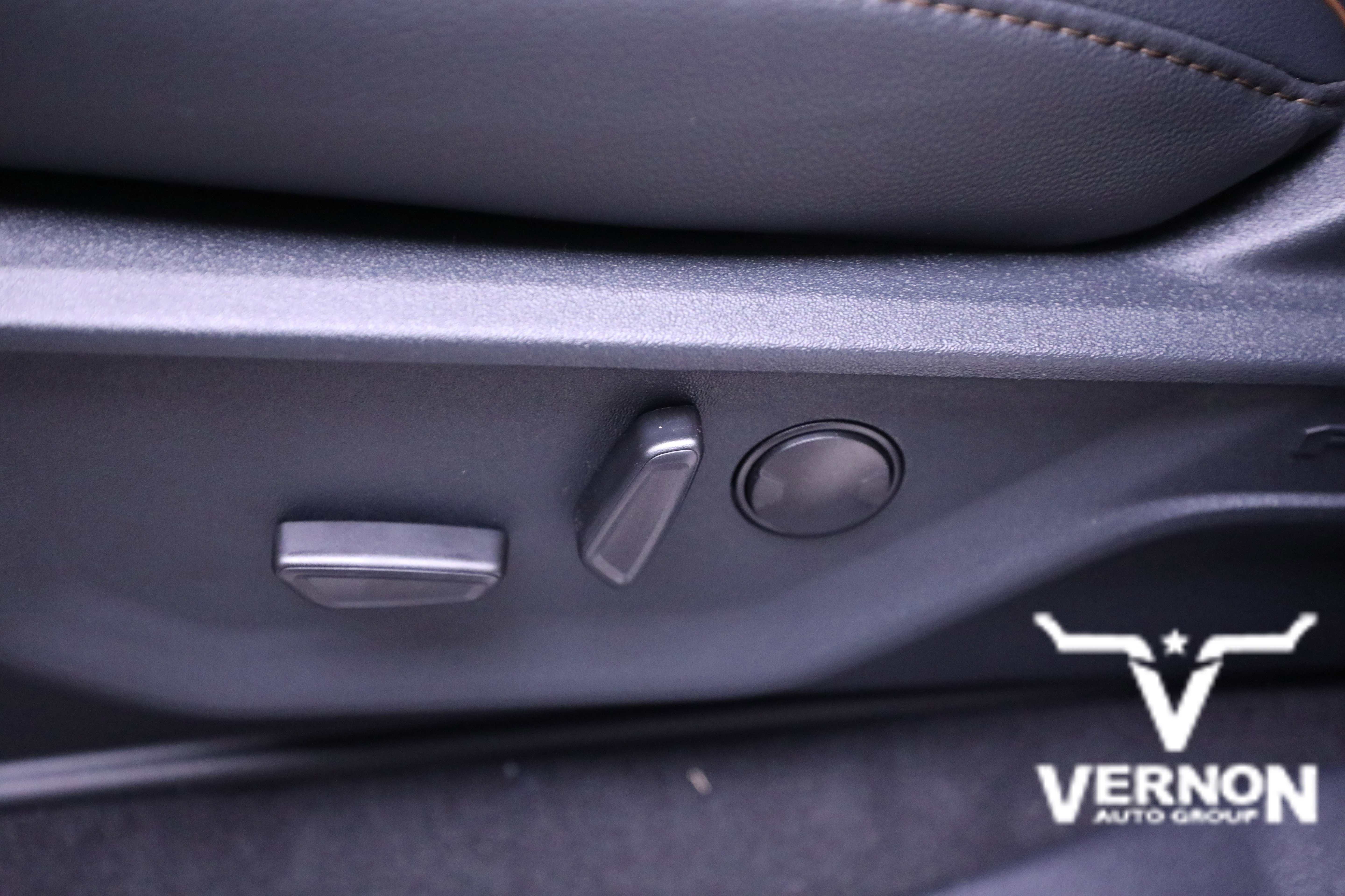 New 2026 Ford F250 Lariat w/ Chrome Package image 14