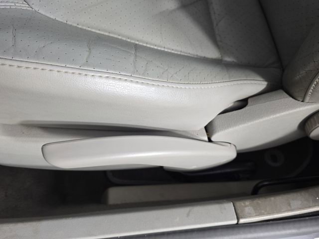 Used 2006 Volkswagen Beetle Convertible w/ Package 2 image 32