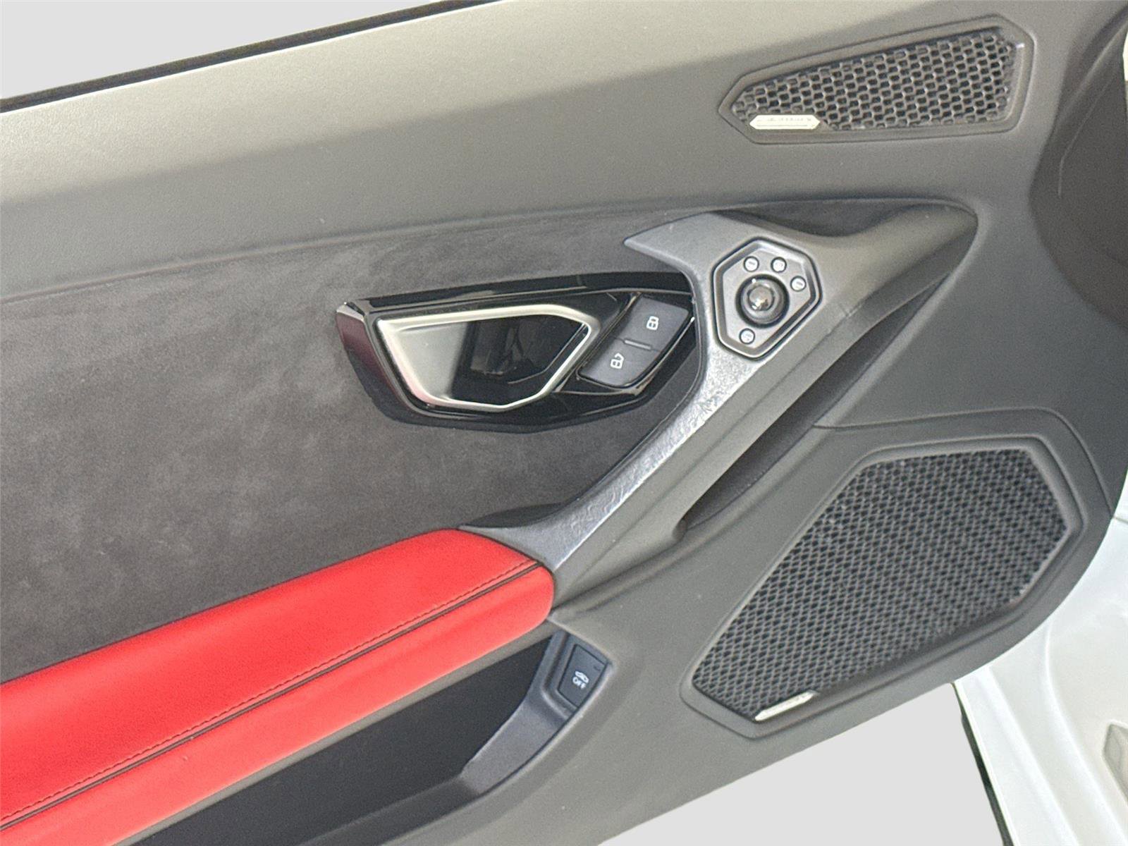 Used 2021 Lamborghini Huracan EVO image 13