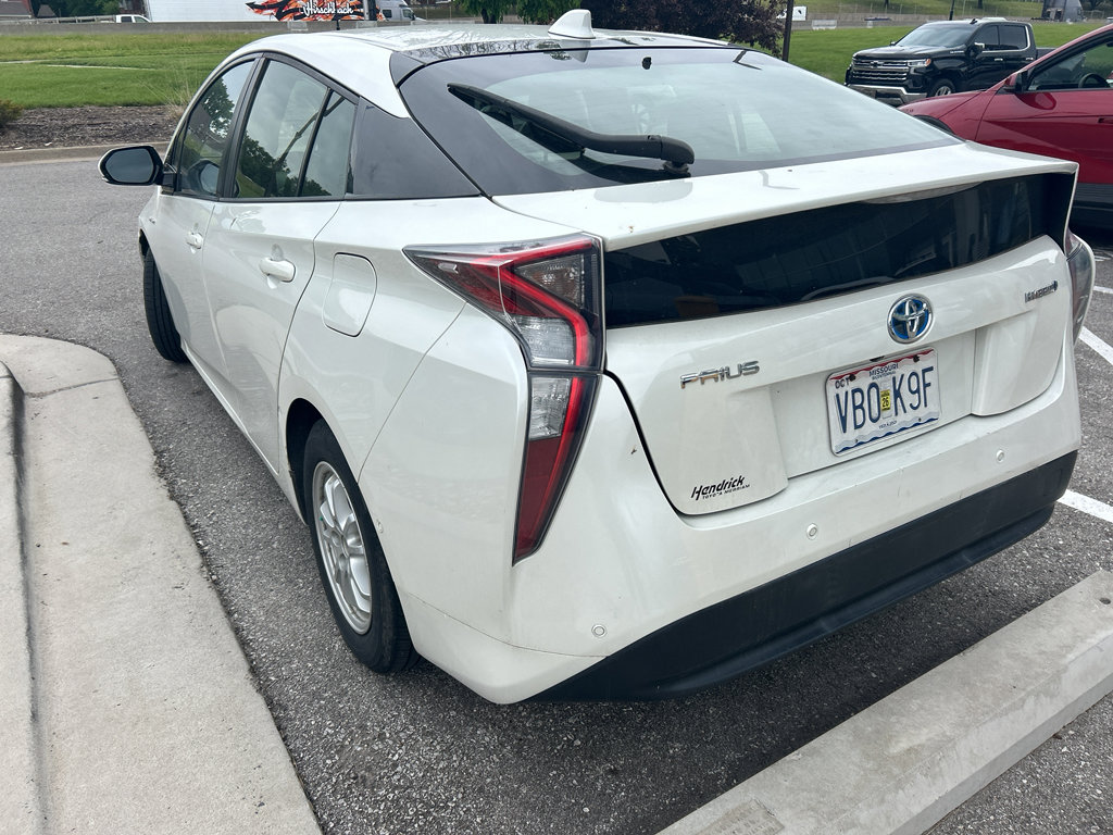Used 2016 Toyota Prius Four w/ Advanced Technology Package FWD image 6