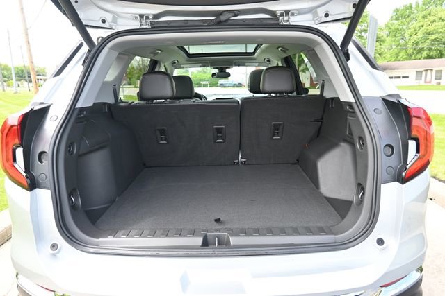 Used 2021 GMC Terrain SLT w/ Infotainment Package II AWD/4WD image 22