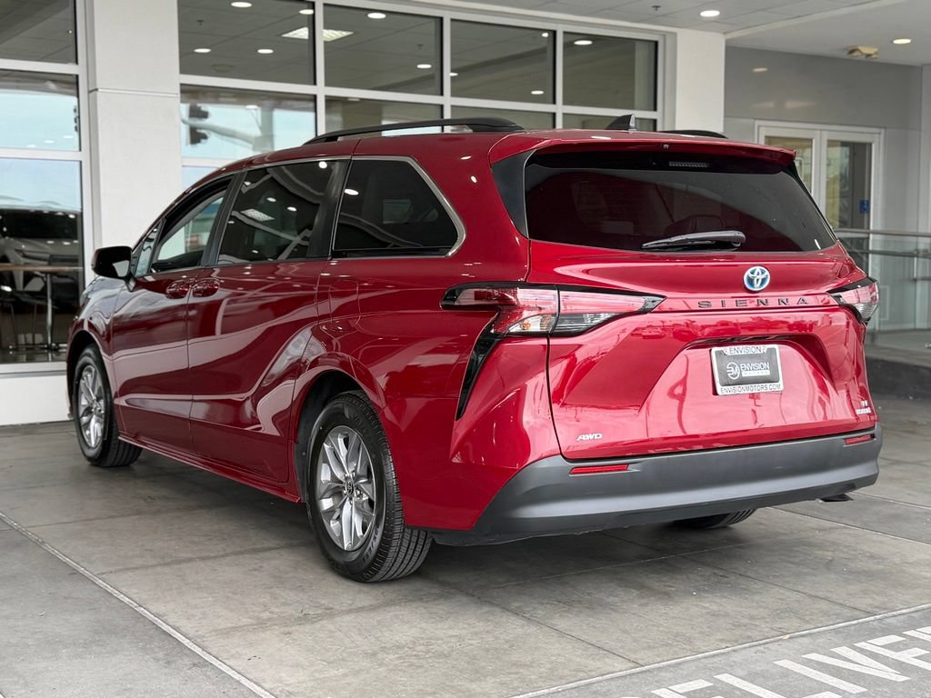 Certified 2022 Toyota Sienna LE AWD/4WD image 10
