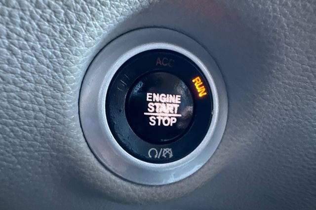 Used 2021 Chrysler Pacifica Touring-L FWD image 36