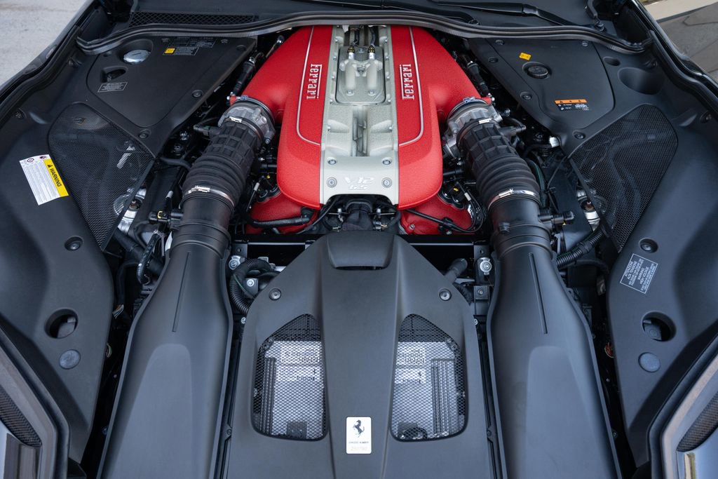 Used 2020 Ferrari 812 Superfast image 11