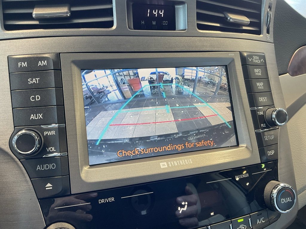 Used 2012 Toyota Avalon Limited image 17