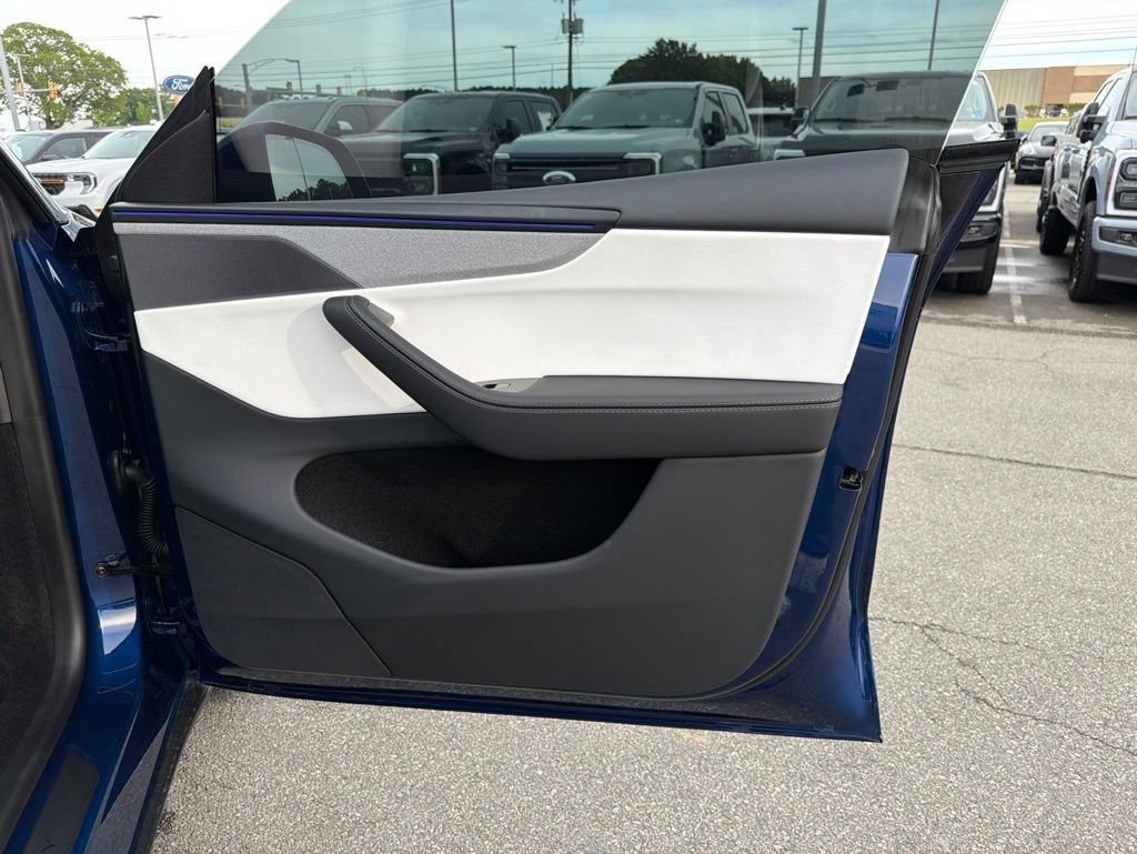 Used 2026 Tesla Model Y Long Range RWD image 23