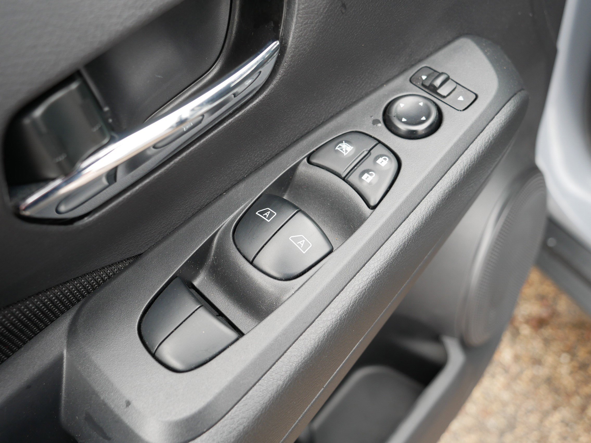 Certified 2023 Nissan Kicks SV image 19