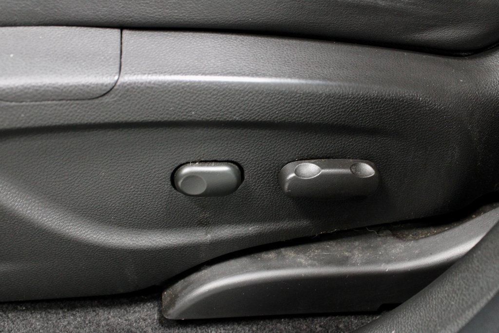 Used 2020 Chevrolet Trax LT w/ Redline Edition image 23