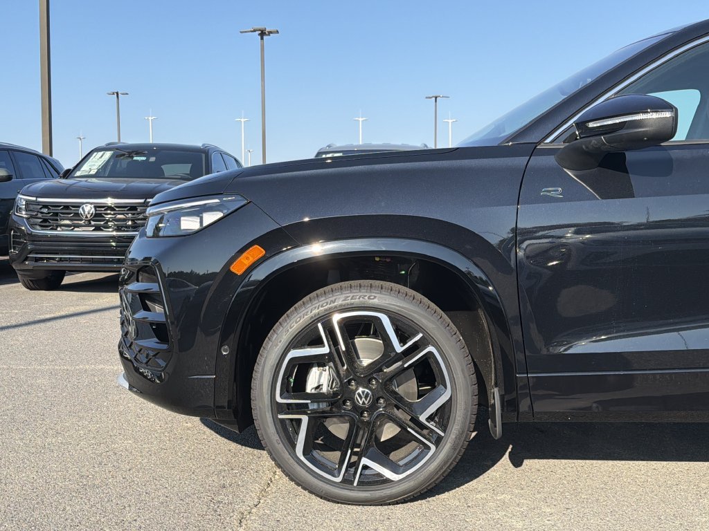 New 2026 Volkswagen Tiguan SEL R-Line AWD/4WD image 9