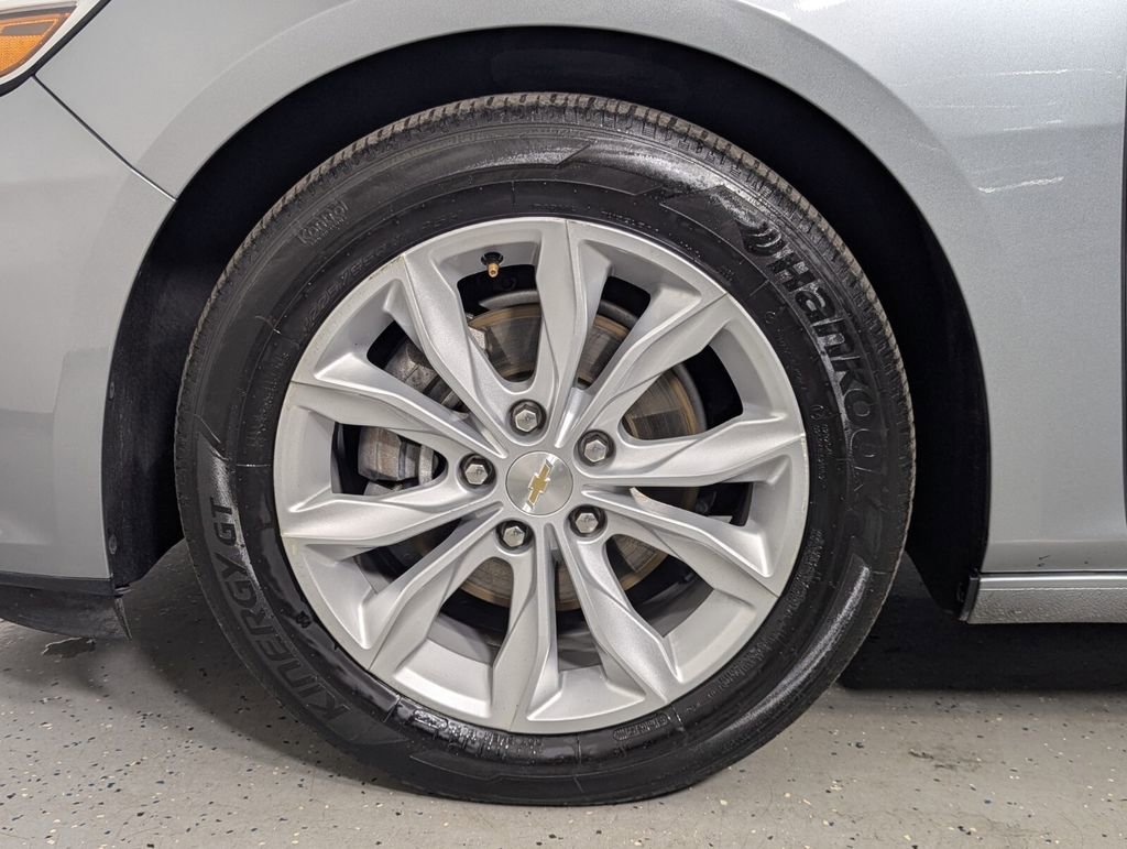 Used 2025 Chevrolet Malibu LT image 11