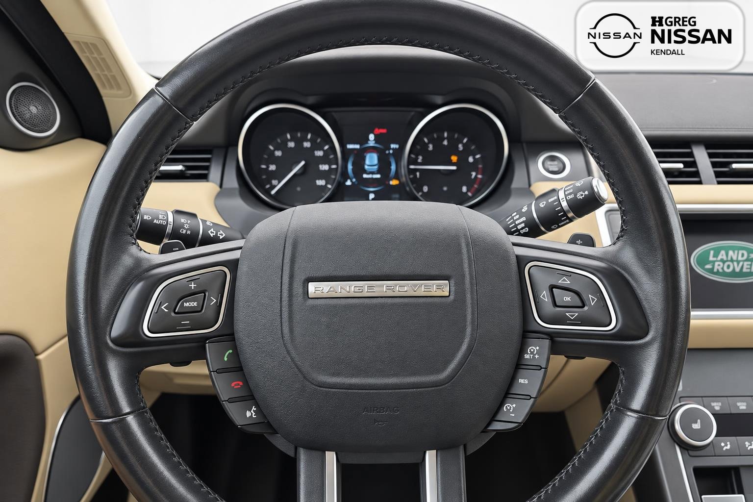 Used 2019 Land Rover Range Rover Evoque SE AWD/4WD image 10