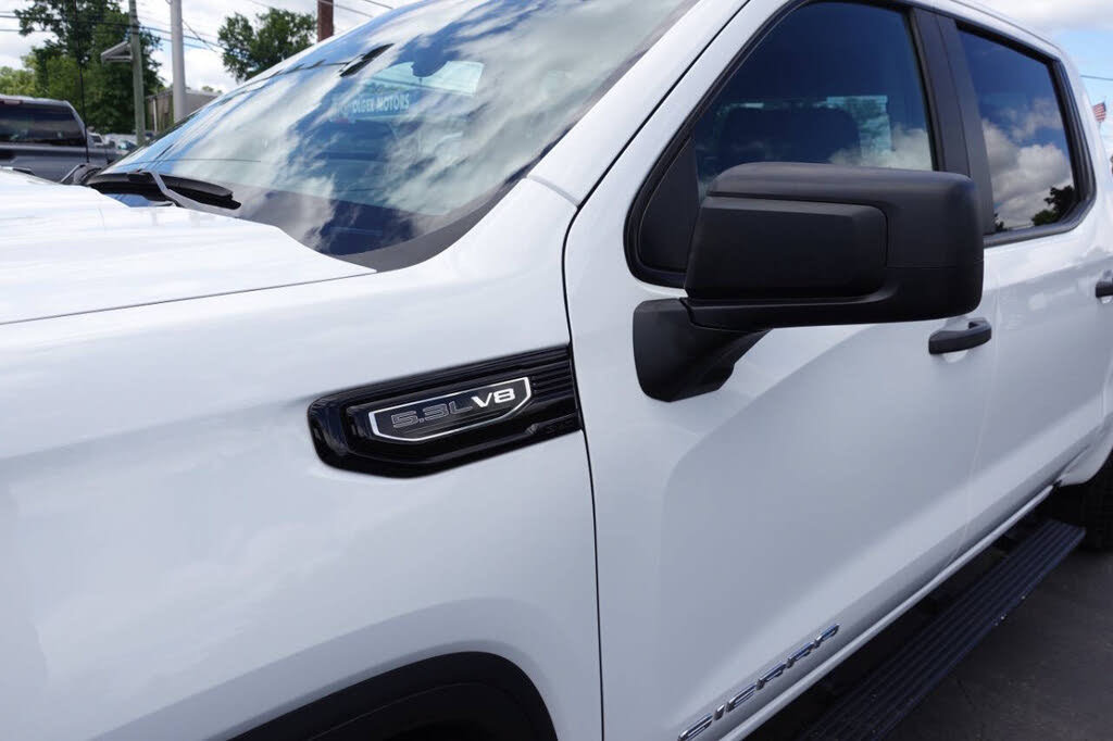 Used 2023 GMC Sierra 1500 Pro w/ Graphite Edition AWD/4WD image 8
