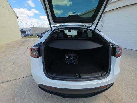 Used 2023 Tesla Model Y Long Range AWD/4WD image 3