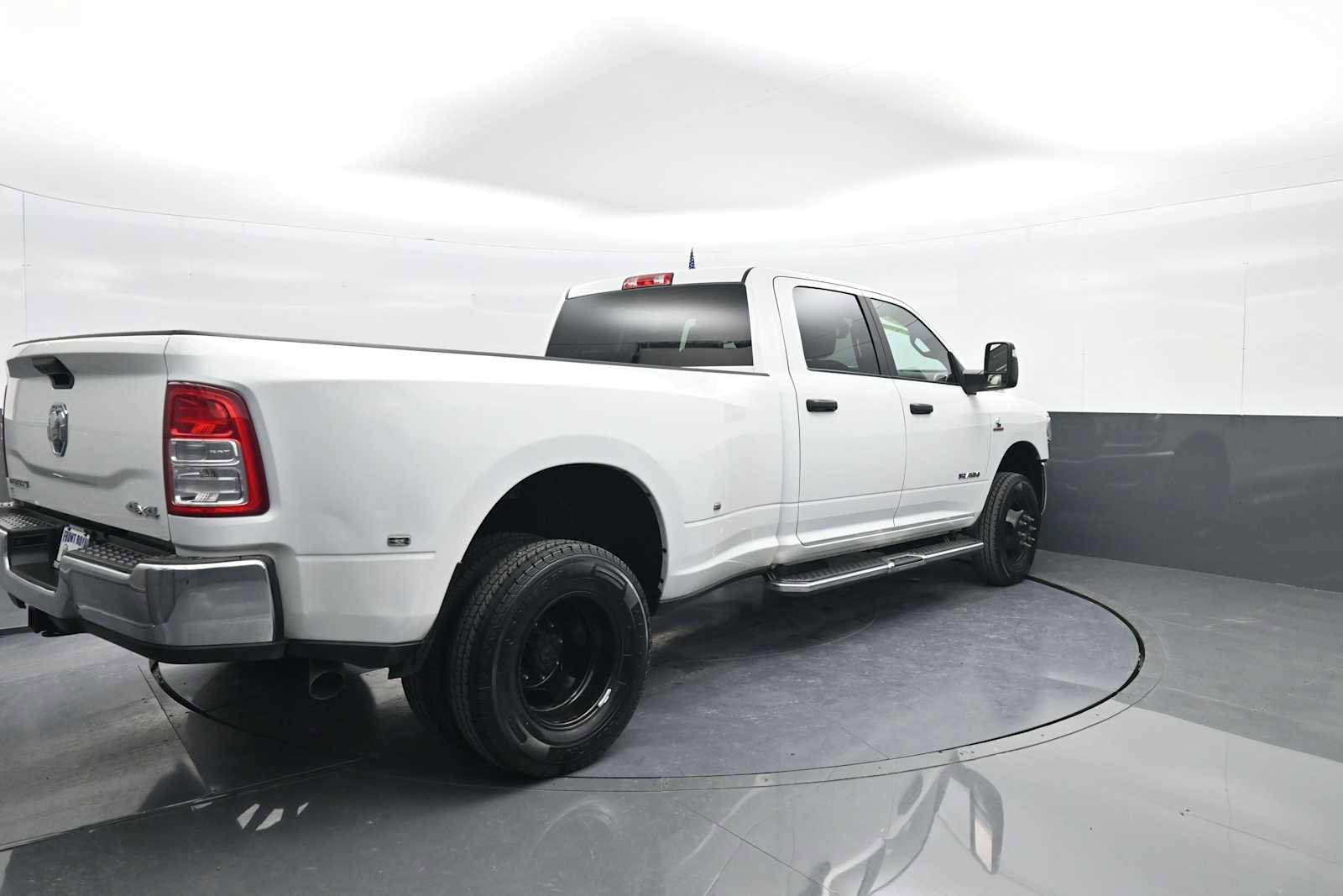 Used 2024 RAM 3500 Big Horn image 8