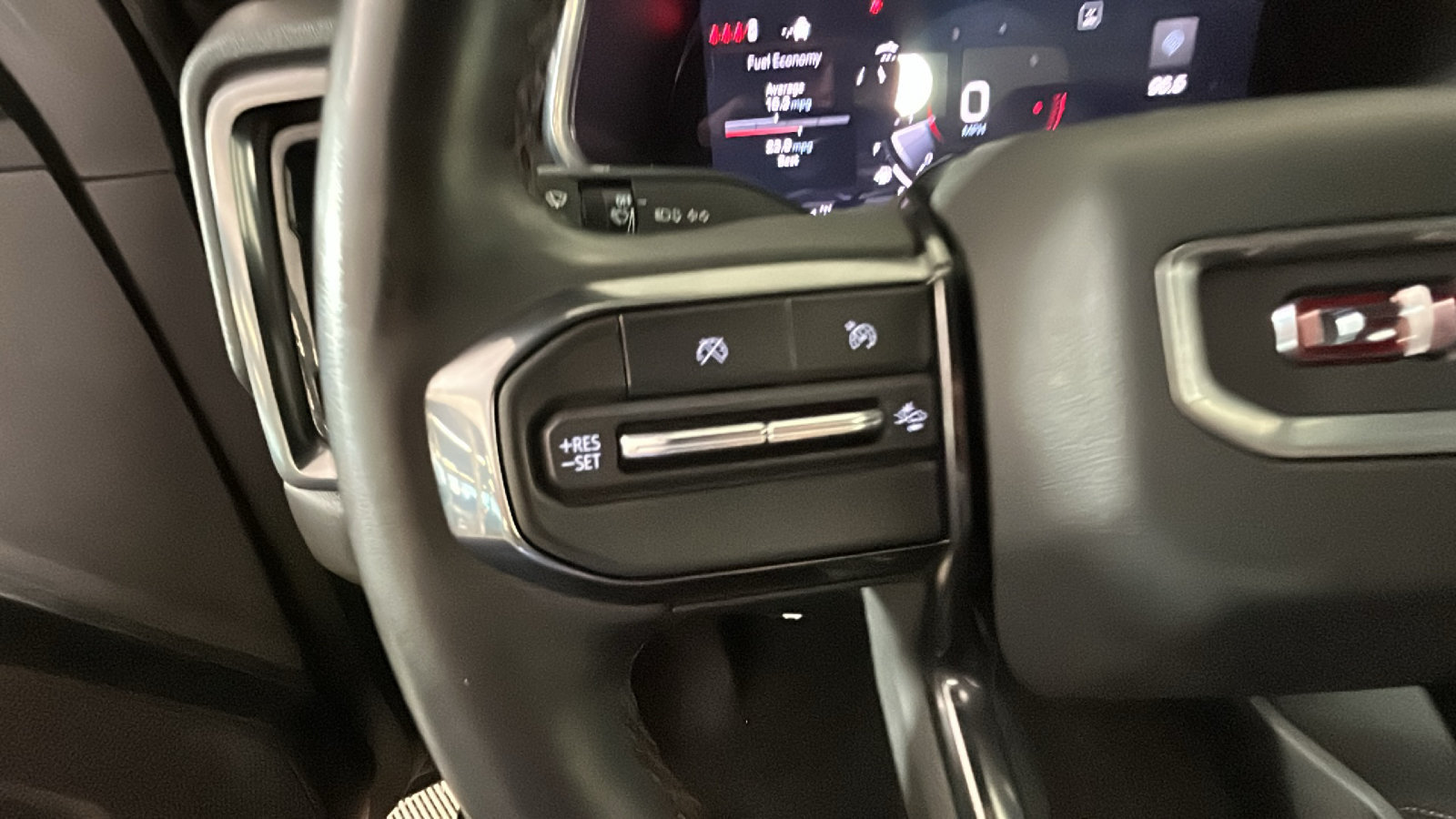Used 2024 GMC Canyon AT4 w/ AT4 Premium Package AWD/4WD image 18