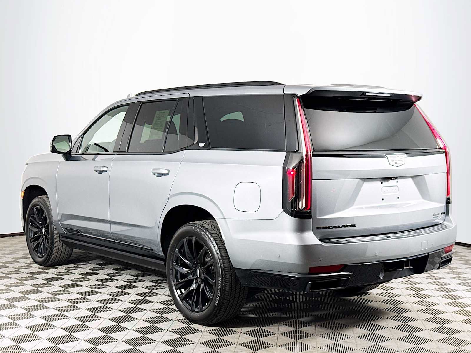 Used 2023 Cadillac Escalade Sport w/ LPO, ONYX Package AWD/4WD image 7