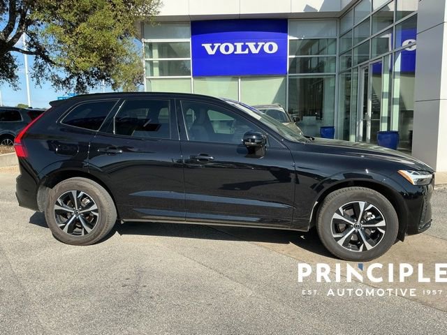 Used 2026 Volvo XC60 B5 Core image 3