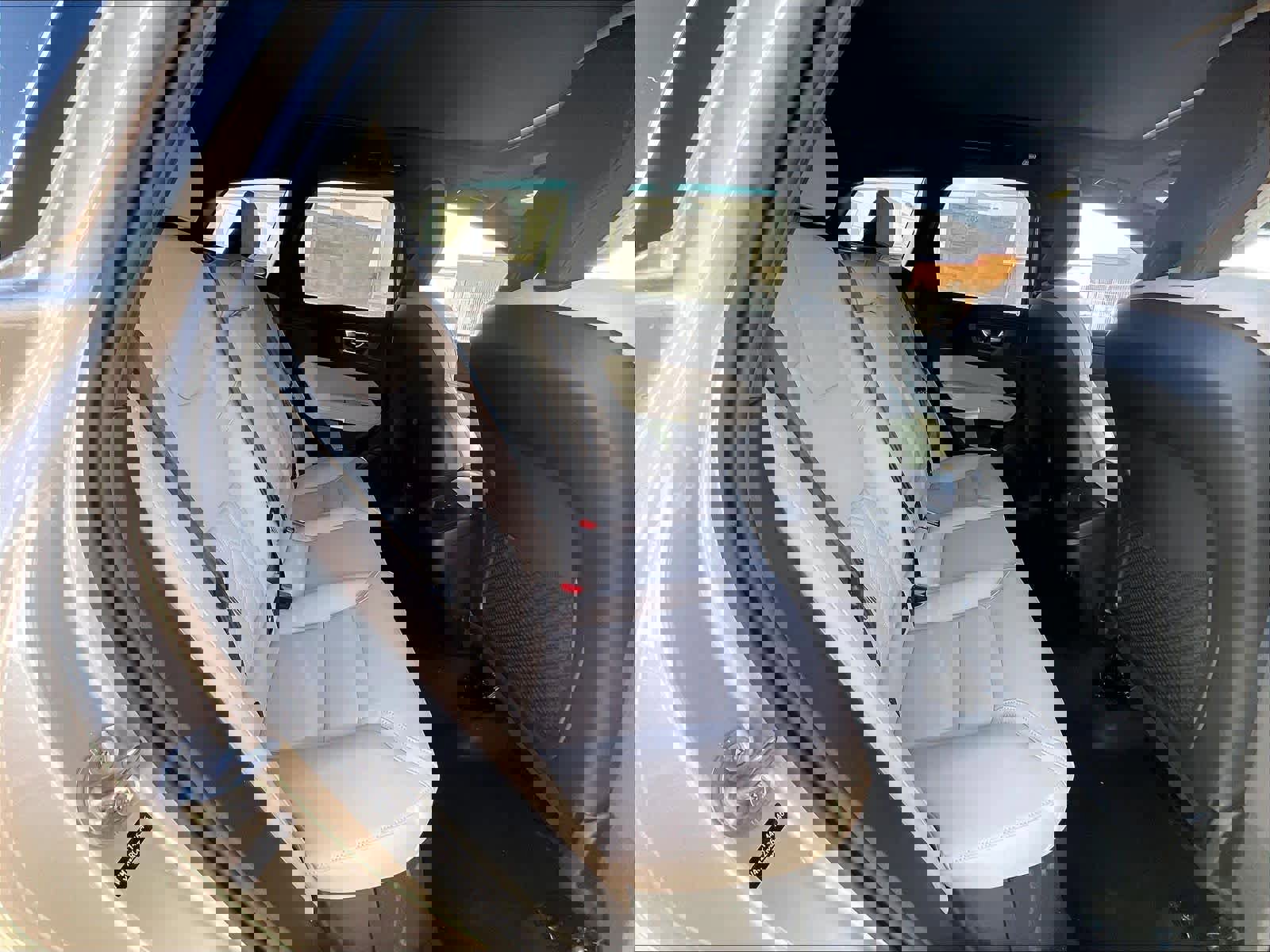 New 2026 Volvo XC60 B5 Plus w/ Protection Package Premier image 27