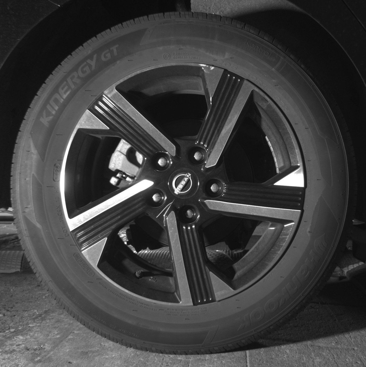 Used 2025 Nissan Sentra SV FWD image 15