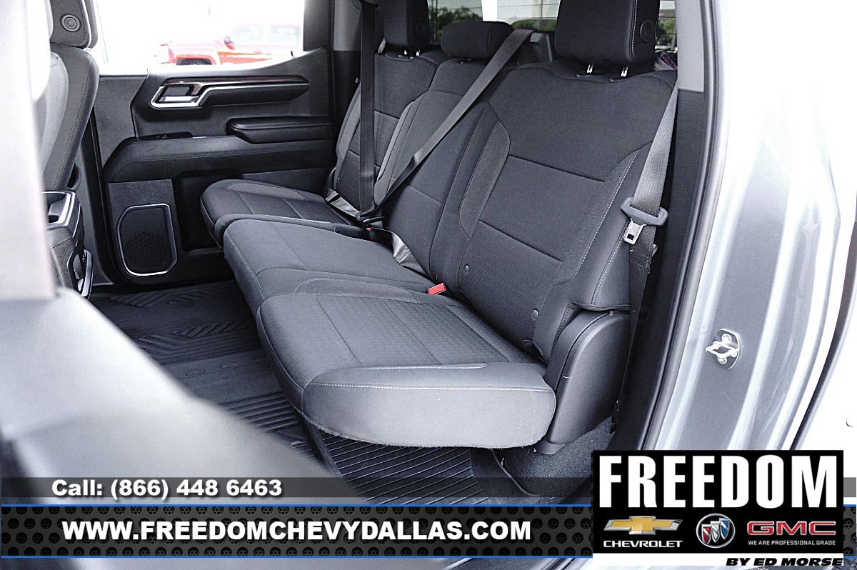 Used 2024 Chevrolet Silverado 1500 LT Trail Boss w/ LPO, Dark Essentials Package AWD/4WD image 10