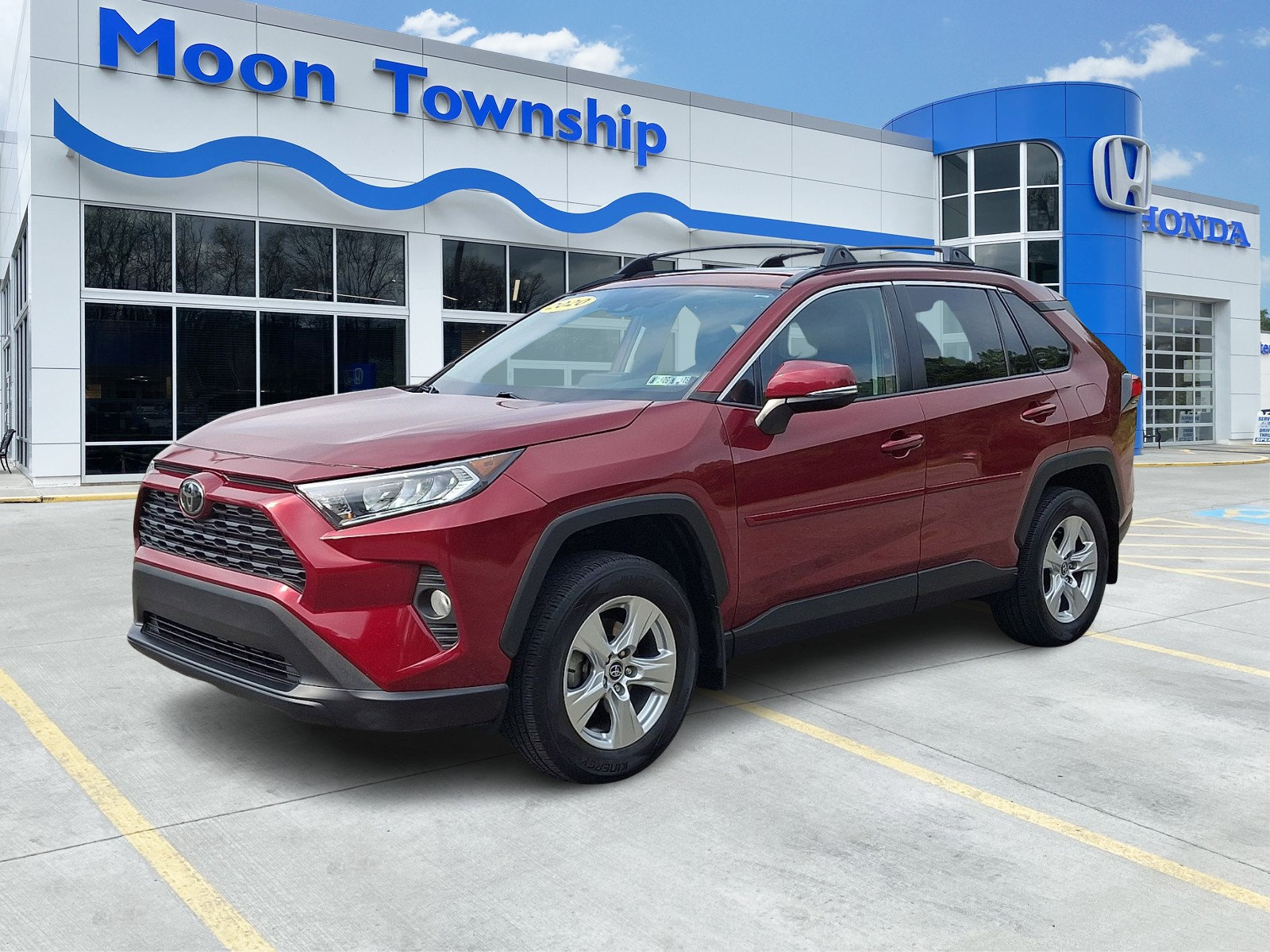 Used 2020 Toyota RAV4 XLE w/ Convenience Package AWD/4WD image 3
