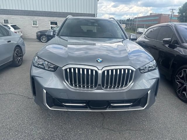 Certified 2024 BMW X5 xDrive40i w/ Premium Package AWD/4WD image 4