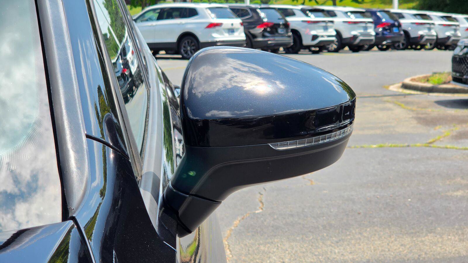 Used 2023 Volkswagen Tiguan SE R-Line FWD image 13