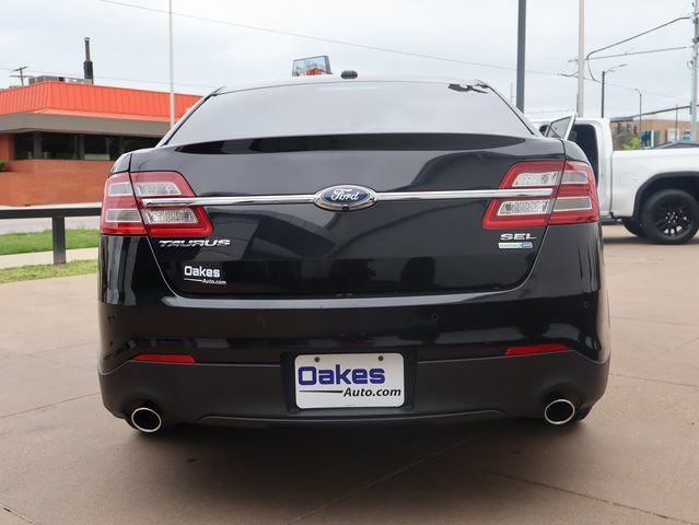 Used 2018 Ford Taurus SEL AWD/4WD image 5